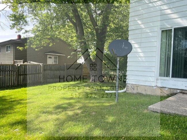 Building Photo - 1632 Greencrest Ave