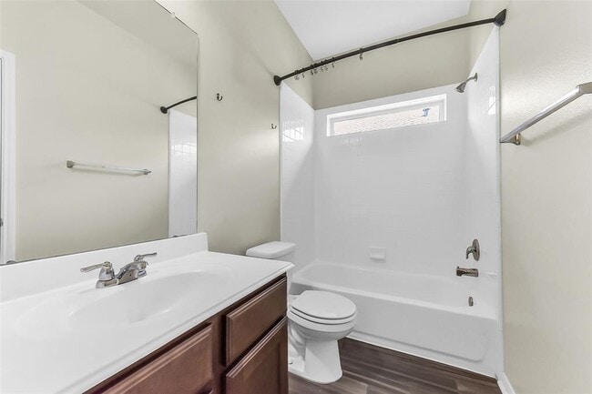 Building Photo - 16622 River Wood Ct