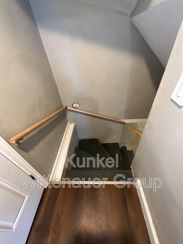 Building Photo - 132 N 82nd St