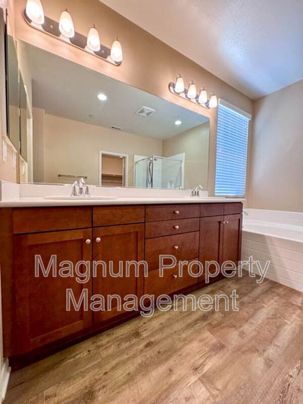 Building Photo - 34726 Yellow Root Ct