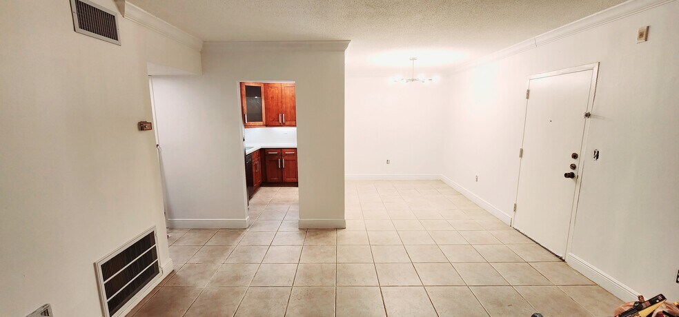 Dining Room - 10403 N Kendall Dr