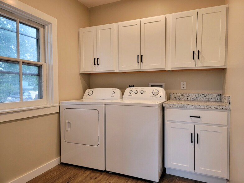 Building Photo - 97 N Reamstown Rd