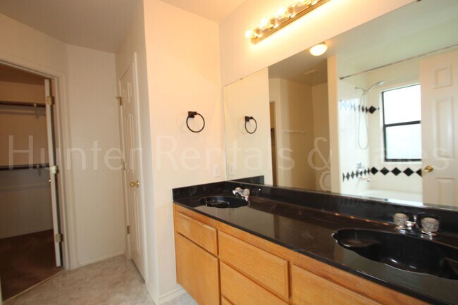 Building Photo - 1209 Katelyn Cir
