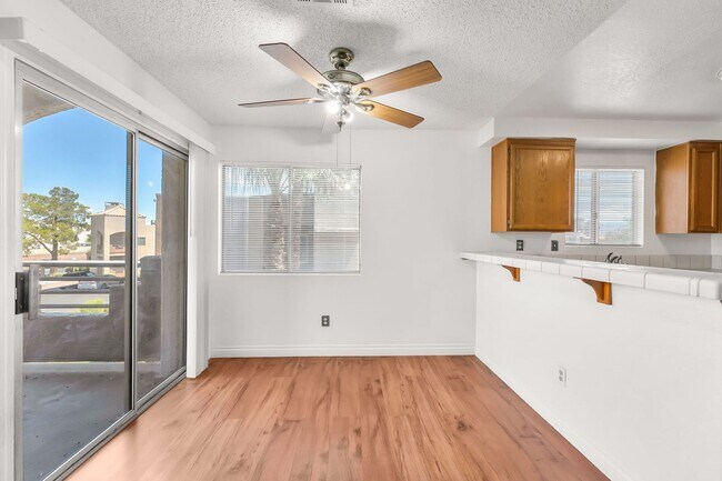 Building Photo - 6859 Tamarus St