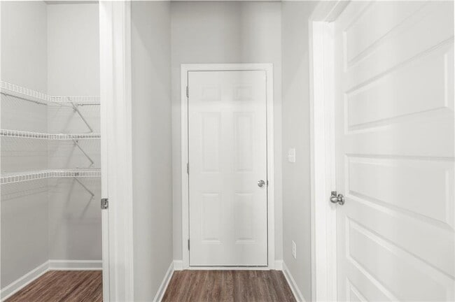 Building Photo - 3138 Cedar Crest Way