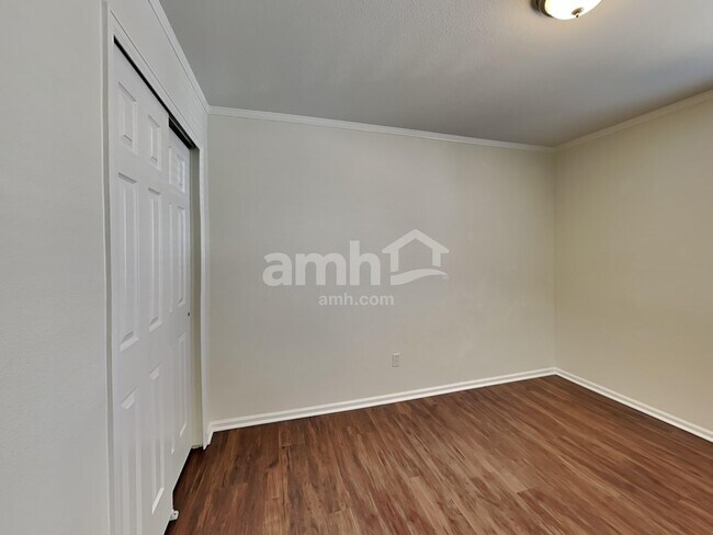 Building Photo - 4815 Talons Mark Dr