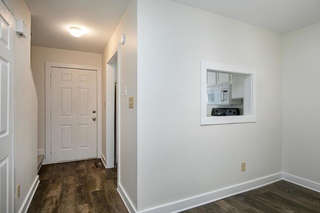 Building Photo - 5544 Kaplan Drive Unit A