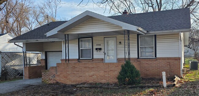 Building Photo - 4 Bedroom 2 Bathroom! $1195!