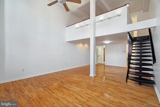 Building Photo - 915 Bainbridge St