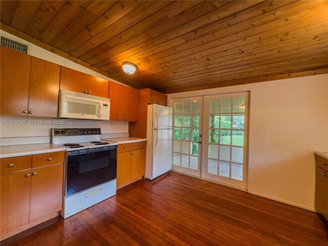 Building Photo - 730 SW 80th St