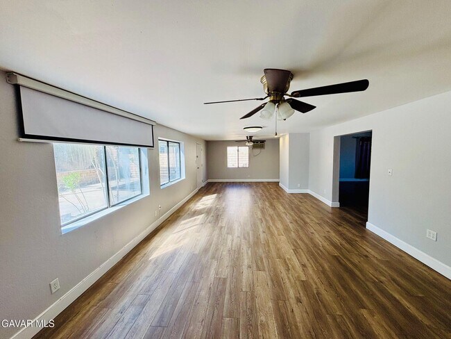 Building Photo - 38343 5th