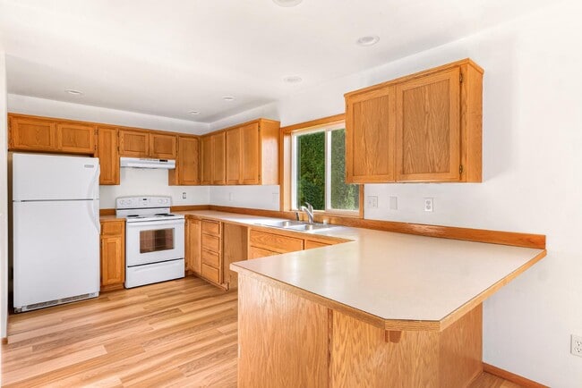 Building Photo - 704 Drayton St