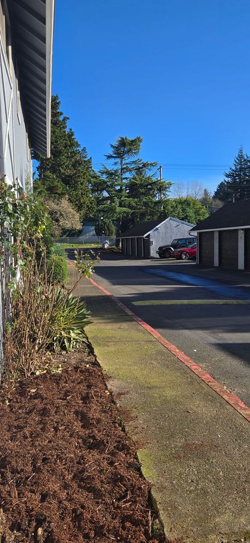 Building Photo - NOW $2,399 (Was $2,599) + $500 OFF First Month if You Move in by April 1!