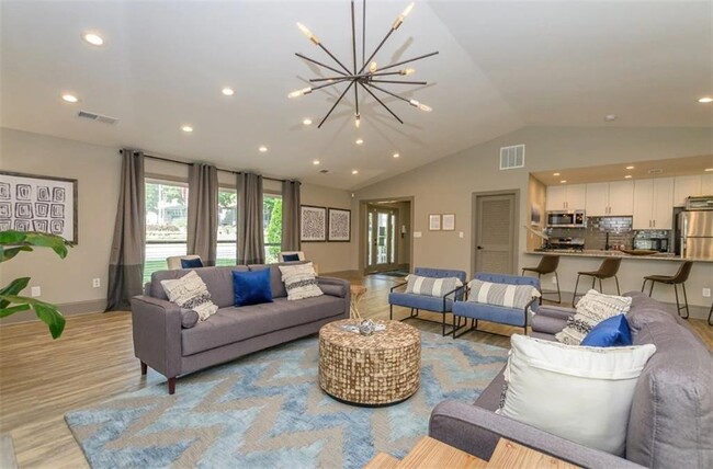 Building Photo - 730 Franklin Gateway SE