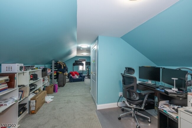 Building Photo - 27 Evergreen Ave