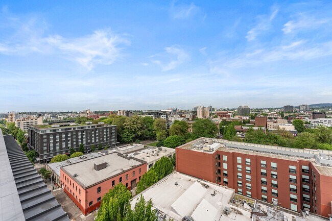 Building Photo - 135 NW 9th Ave