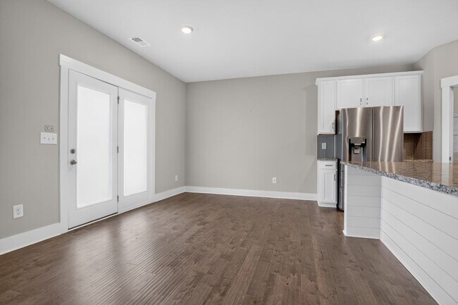 Building Photo - 4787 Wellesley Dr