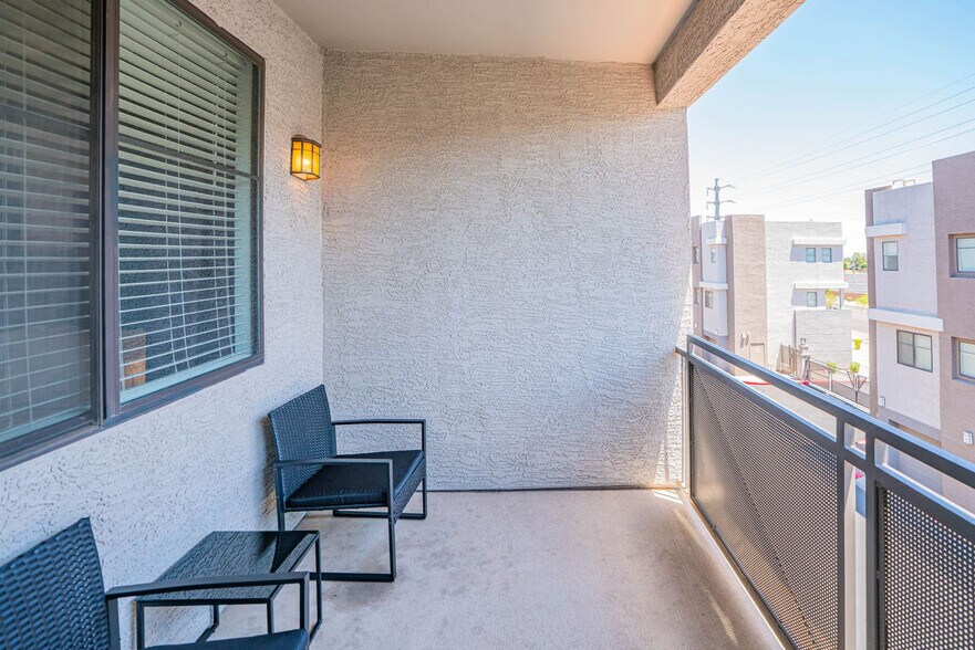 Building Photo - 6610 N 93rd Ave