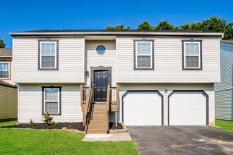 Building Photo - 3253 St Bernard Cir