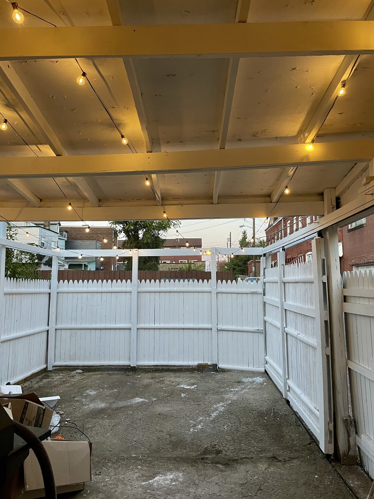 Building Photo - 413 40th St