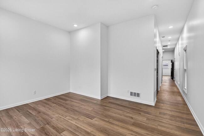 Building Photo - 508 Lilly Ave