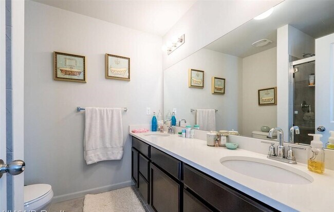 Master Bath - 2500 Normandy Rd