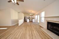 Building Photo - Beautiful Renovated 3 Bedroom 3 Bathroom i...