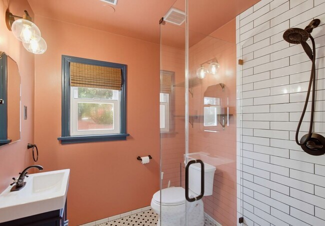 Building Photo - Historic Charm Meets Modern Living – Stunning 5 Bedroom Home on Iconic Myrtle Avenue