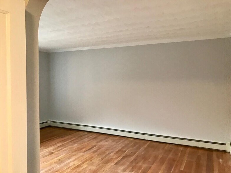 Building Photo - 14 Mount Ida St