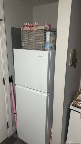 Building Photo - 654 Washington St