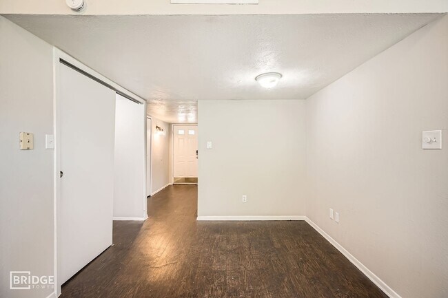 Building Photo - 8314 Kensington Dr