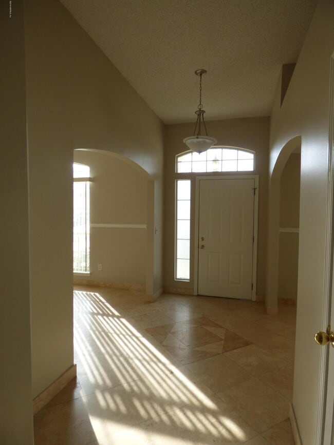 Building Photo - 1685 Aston Hall Ct