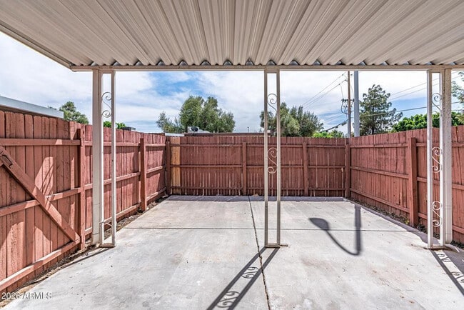 Building Photo - 4662 W Krall St