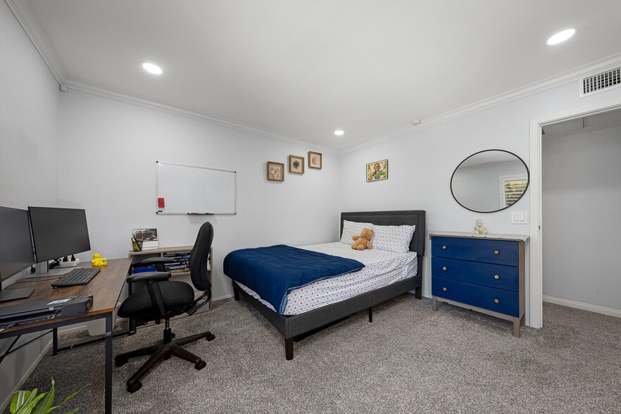 Building Photo - 12015 Alta Carmel Ct