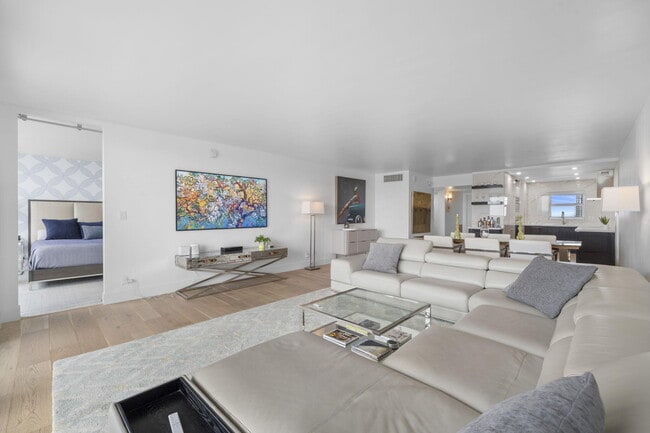 Building Photo - 511 Bayshore Dr