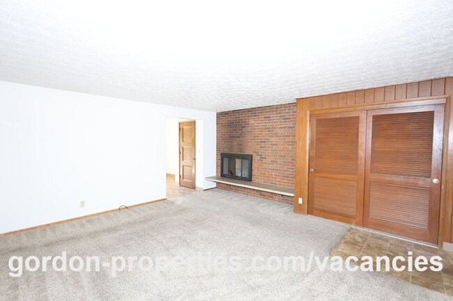 Building Photo - 14832 SE Cedar Ave