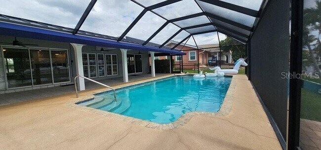 Building Photo - 2871 Coral Way