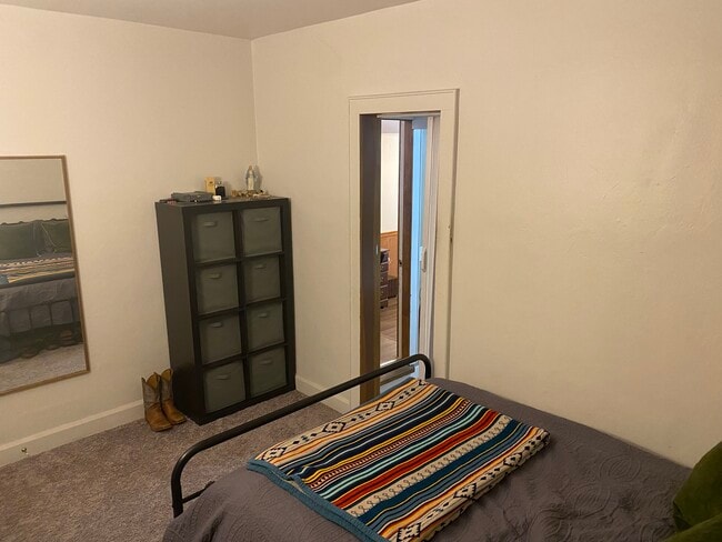 Building Photo - 2617 Maple Ave NE