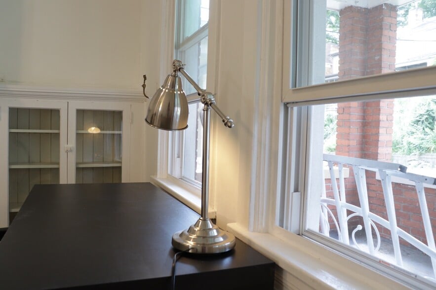 Building Photo - 1033 Flemington St