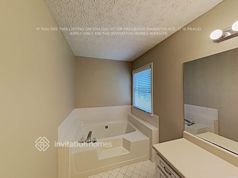 Building Photo - 640 Johns Landing Way