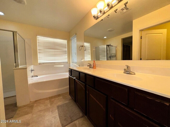 Building Photo - 3823 E Trigger Way