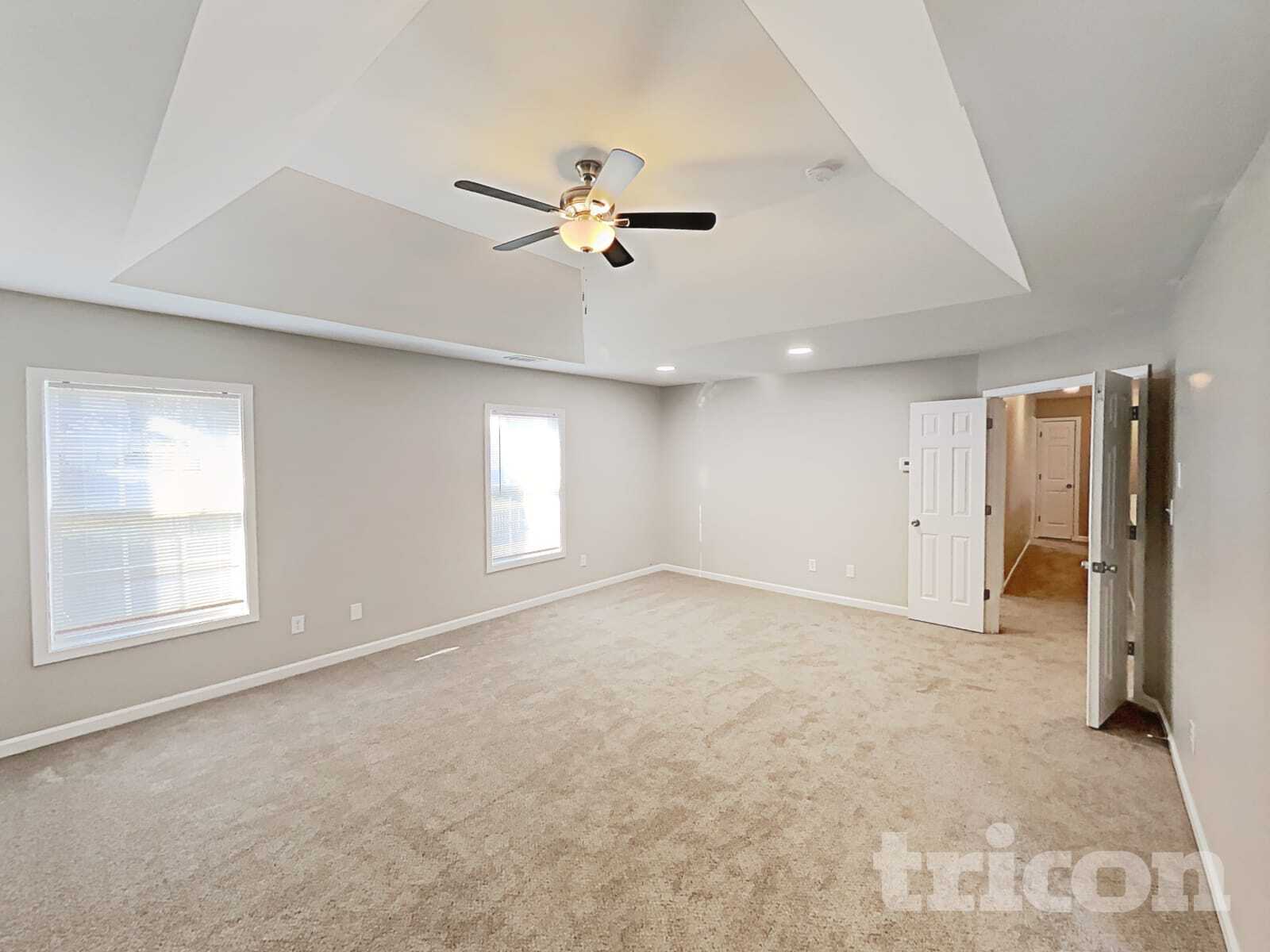 Building Photo - 1324 Pondhaven Dr