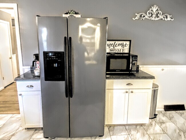 Building Photo - 2925 Center St