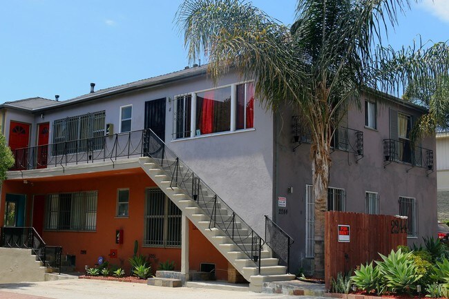 Building Photo - Designer Apartment in West Adams