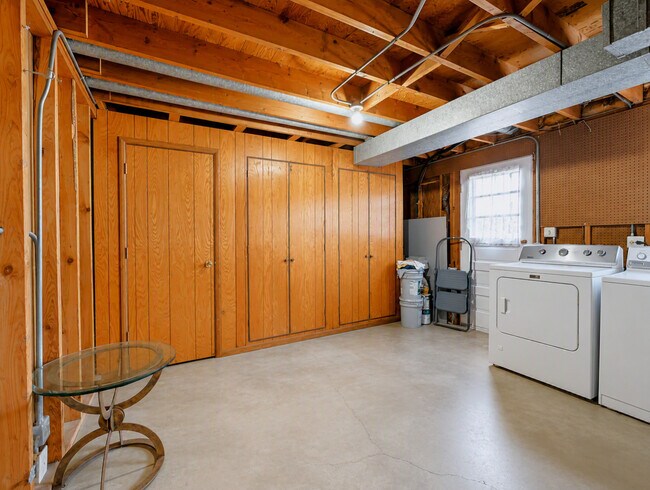 Building Photo - 476 Raupp Blvd