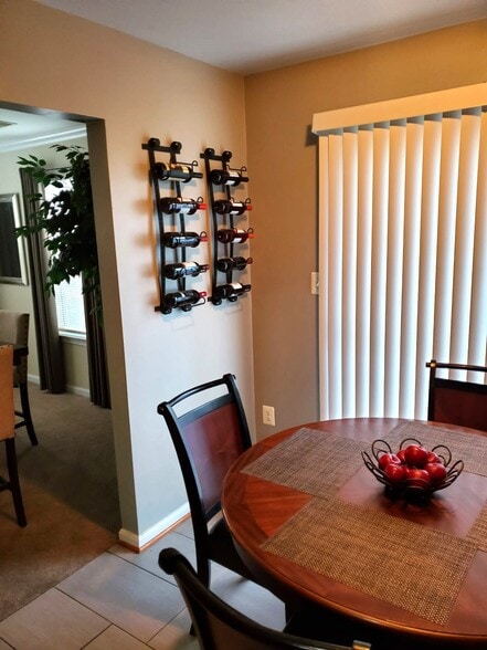 Building Photo - 16420 Ellipse Ter