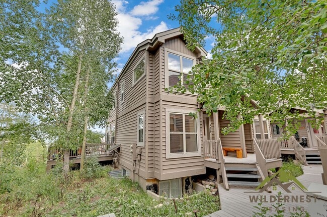 Building Photo - Winter Rental- HOT TUB, Quiet townhome with hot tub and two living areas