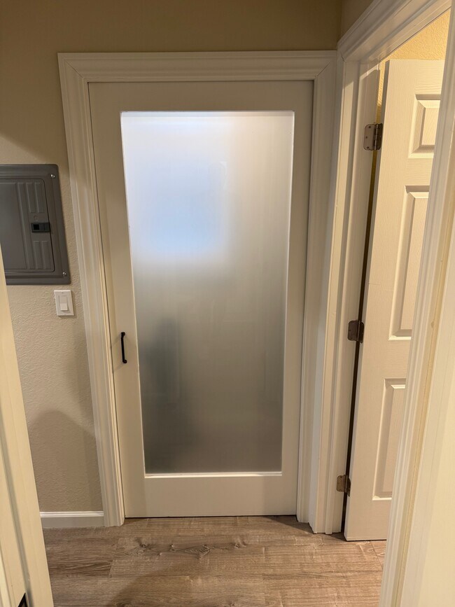 Building Photo - 779 Hamilton Dr