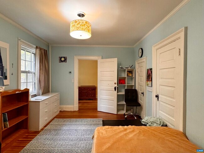 Building Photo - 29 University Cir