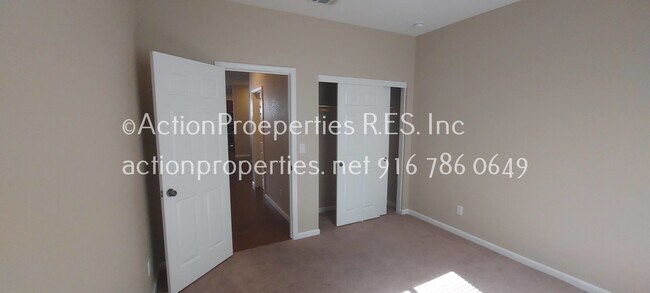 Building Photo - West Park -3 Bedroom, 2 Bath,  Single Stor...
